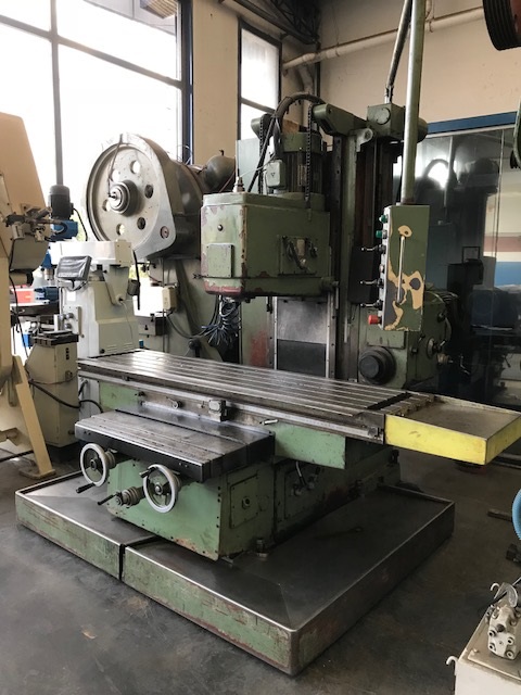 Fresadora de bancada con cabezal alesador