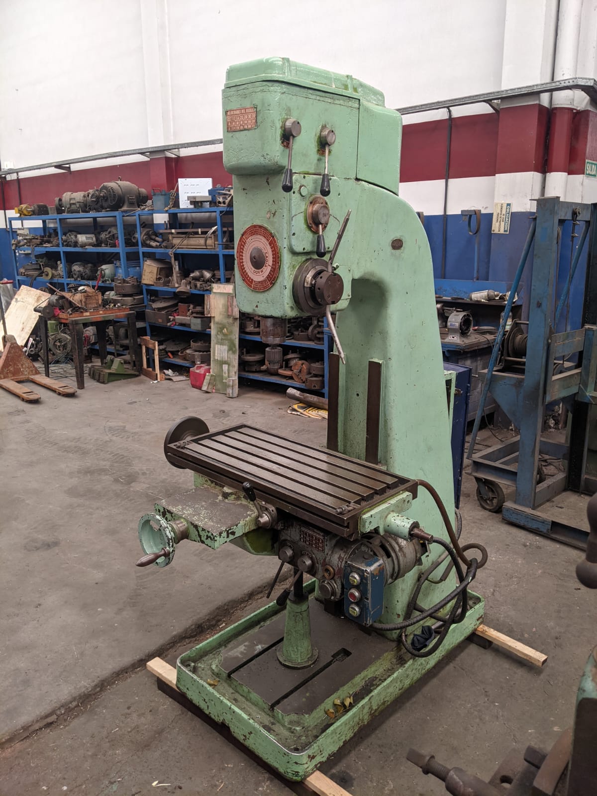 Agujereadora Fresadora