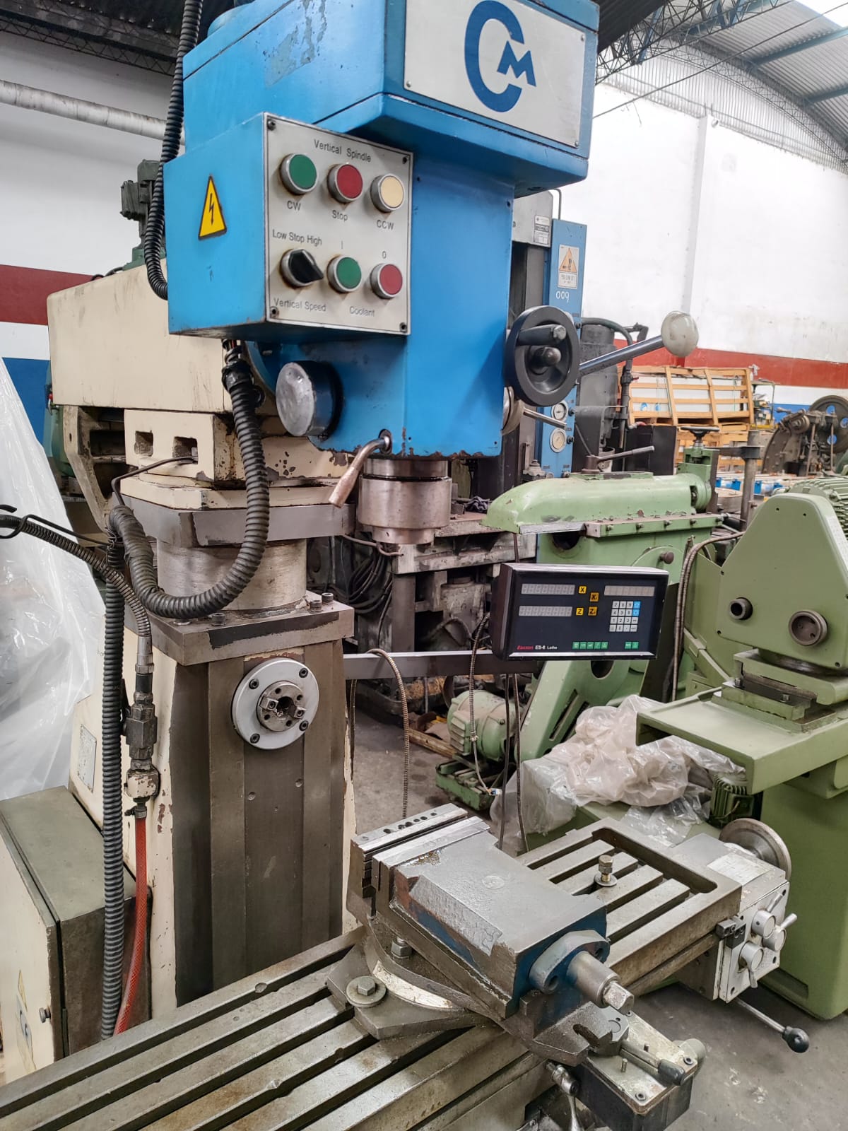 Fresadora de Torreta Combinada